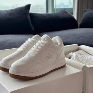 Alo Yoga Unisex White/Brown Gum Sole Recovery Mode Sneakers